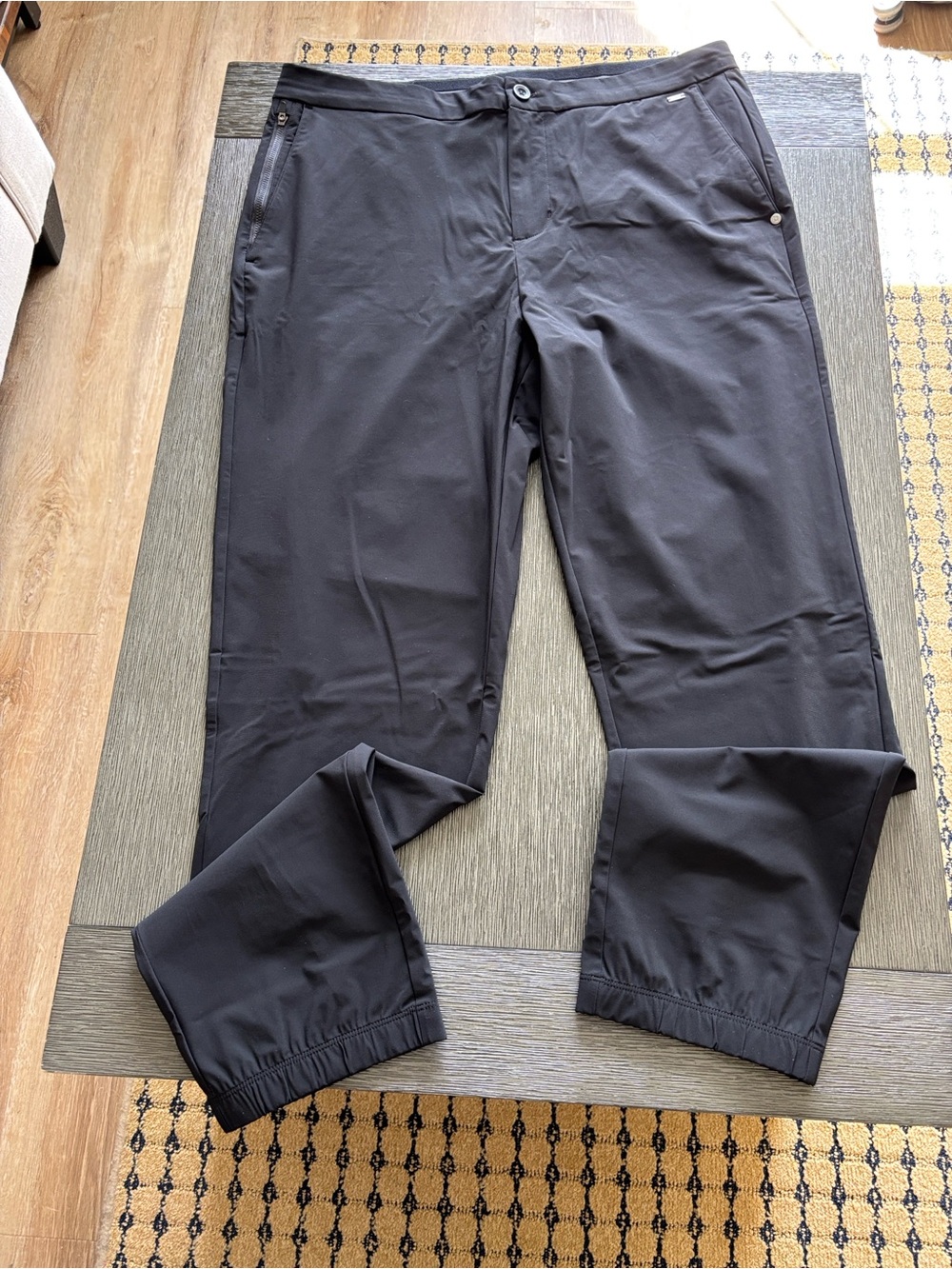 The Vuori Fleet Travel Jogger Black Size XL EUC
